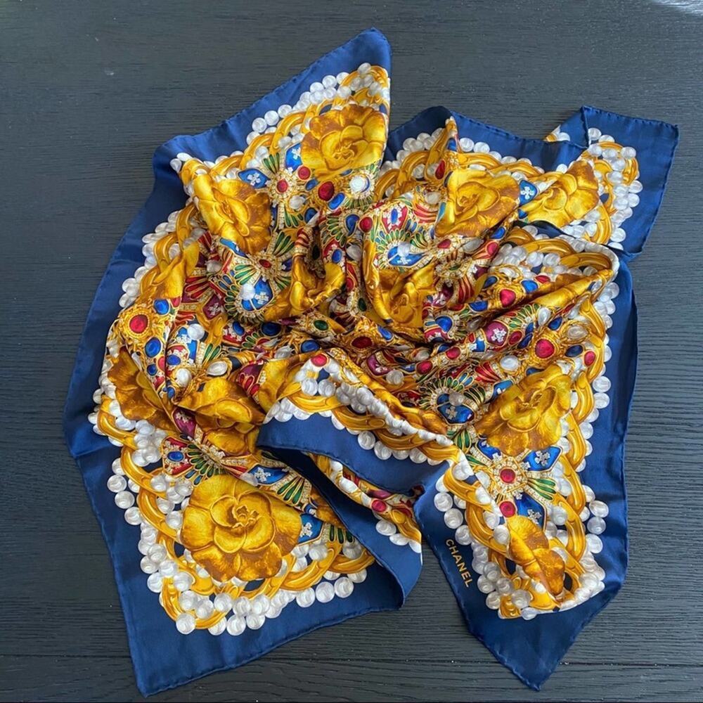 CHANEL Camellia Vintage Authentic Silk Pearl Scarf - Picture 2 of 7